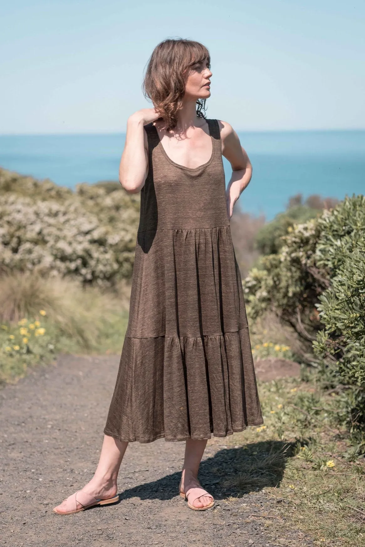 Leila tiered dress / Olive gold